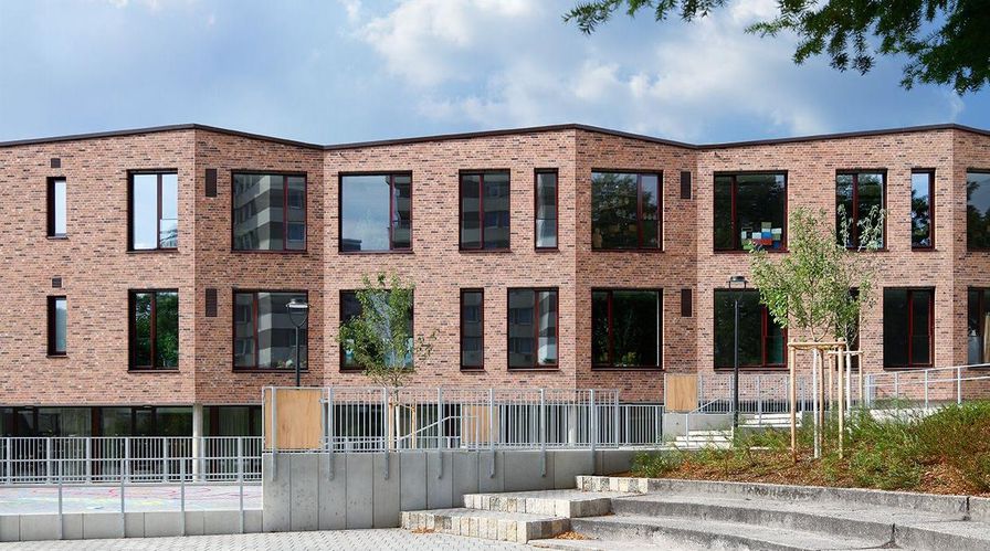 Ansicht vom Schulhof